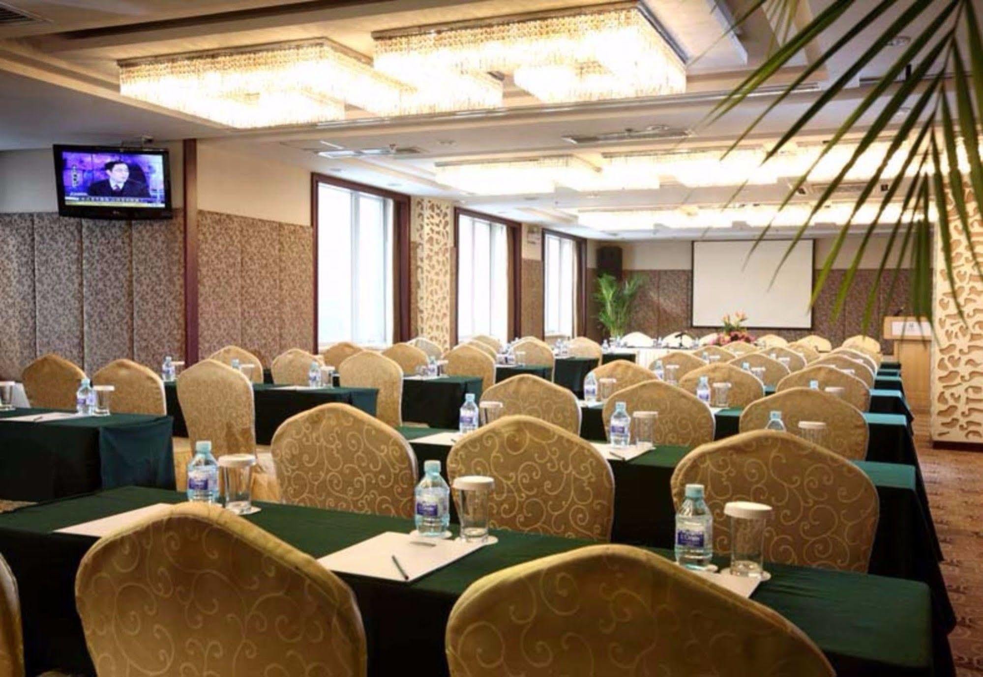 Holiday Inn Beijing Downtown Exterior foto