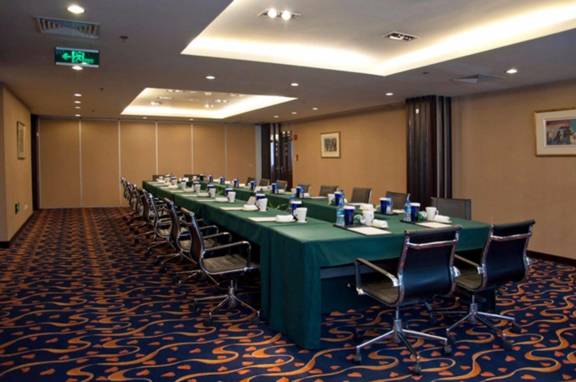 Holiday Inn Beijing Downtown Exterior foto